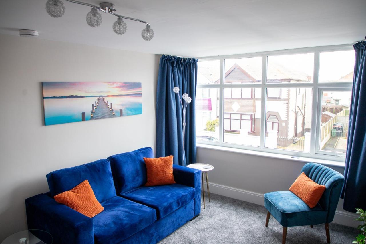 Wave Stays - First Floor Apartment Клівліс Екстер'єр фото
