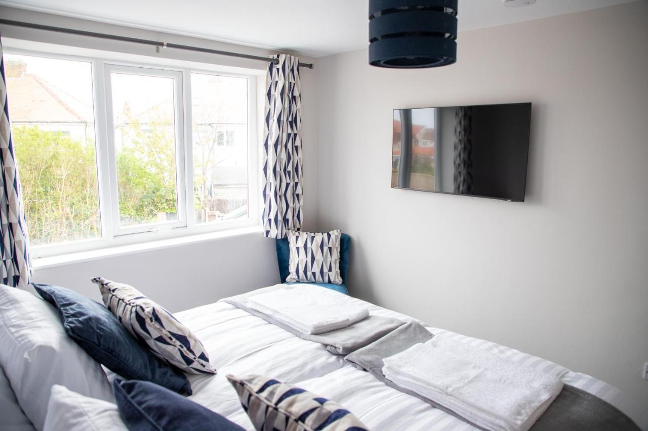 Wave Stays - First Floor Apartment Клівліс Екстер'єр фото